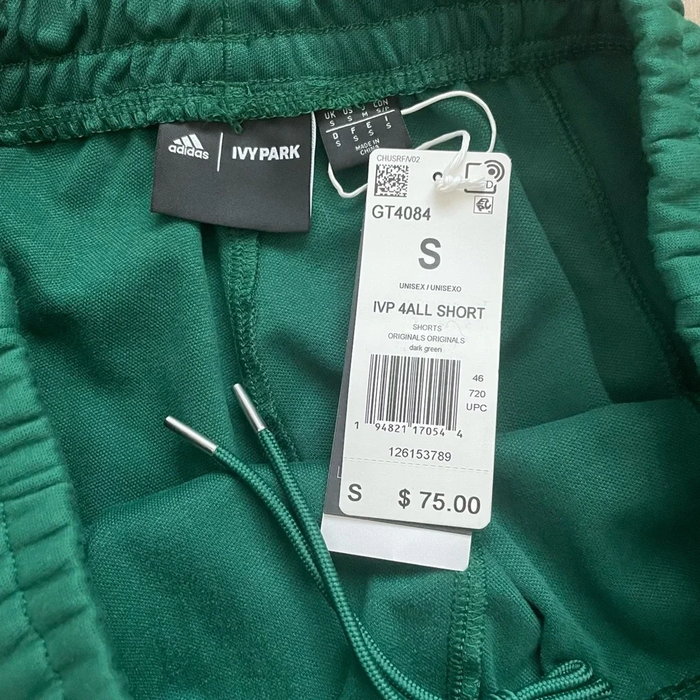 IVY PARK Men's Green Athletic Cargo Shorts